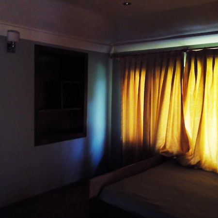 Jeelani Guest House Сринагар Экстерьер фото