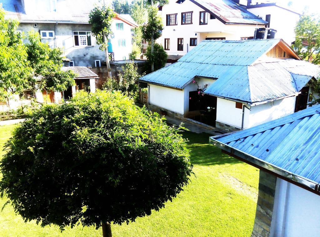 Jeelani Guest House Сринагар Экстерьер фото